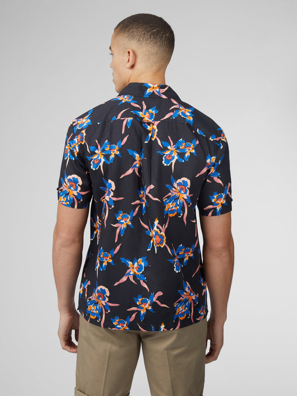 Ben Sherman Signature Botanical Print Shirts Black | 763250-UVI